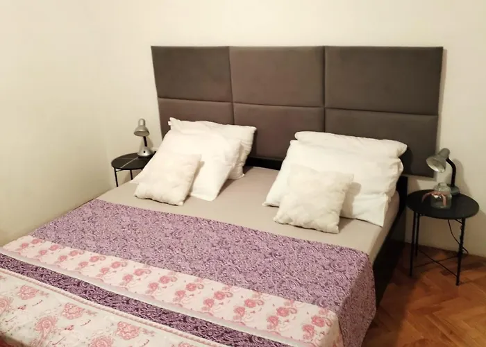House Dd With Heated Pool 度假居