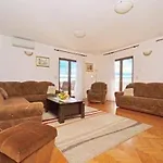House Dd With Heated Pool