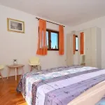 House Dd With Heated Pool Vakantiehuis *