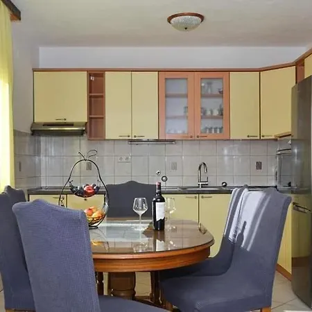 Holiday home House Dd With Heated Pool