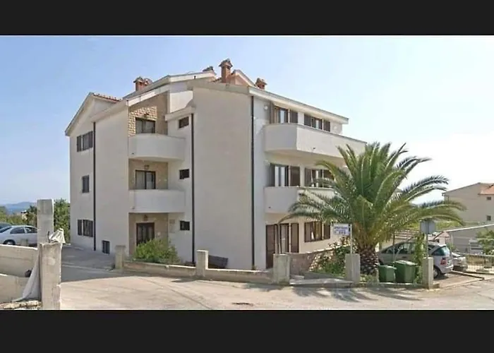 Holiday home House Dd With Heated Pool