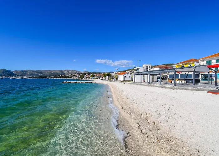 House Dd With Heated Pool Holiday home Trogir